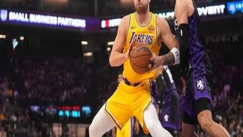 曼联考虑今夏放走梅努，转会费或达7000万英镑